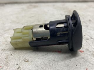 bontott RENAULT MEGANE II Szivargyújtó Aljzat