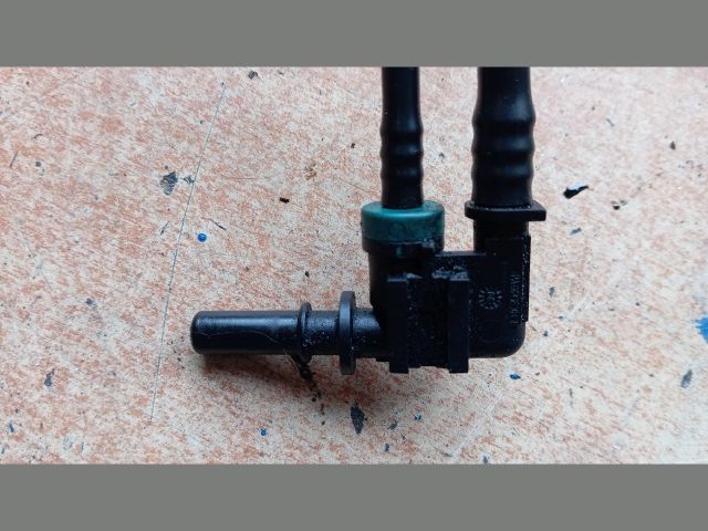 bontott RENAULT MEGANE II Üzemanyagcső