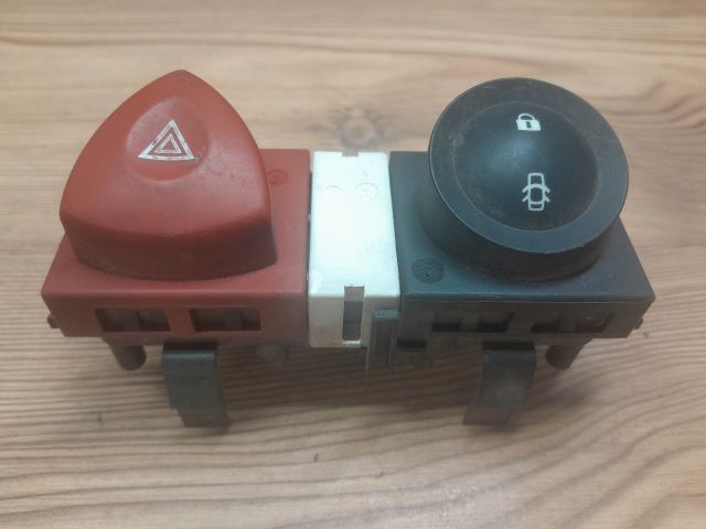 bontott RENAULT MEGANE II Vészvillogó Kapcsoló