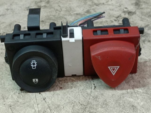 bontott RENAULT MEGANE II Vészvillogó Kapcsoló