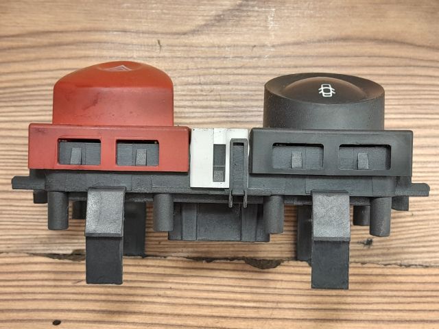 bontott RENAULT MEGANE II Vészvillogó Kapcsoló