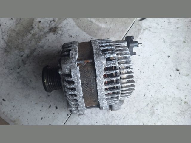 bontott RENAULT MEGANE III Generátor