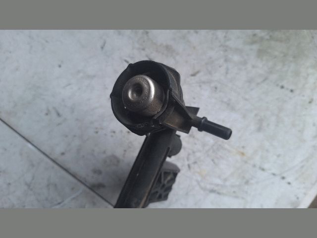 bontott RENAULT MEGANE III Közösnyomócső