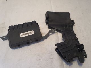 bontott RENAULT MEGANE III Biztosítéktábla Motortér