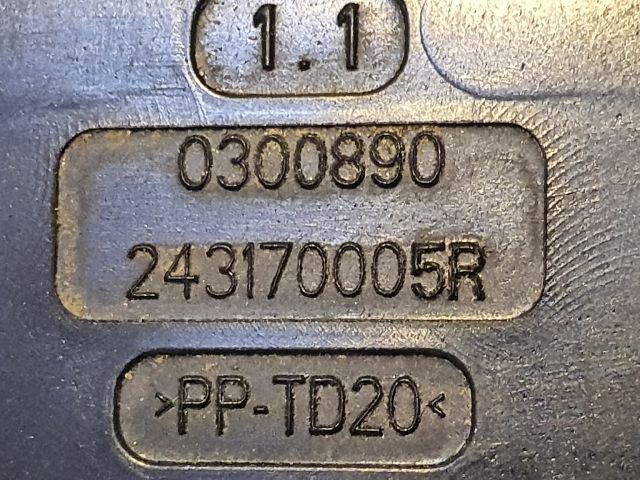 bontott RENAULT MEGANE III Biztosítéktábla Motortér