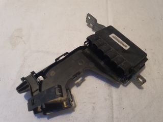 bontott RENAULT MEGANE III Biztosítéktábla Motortér