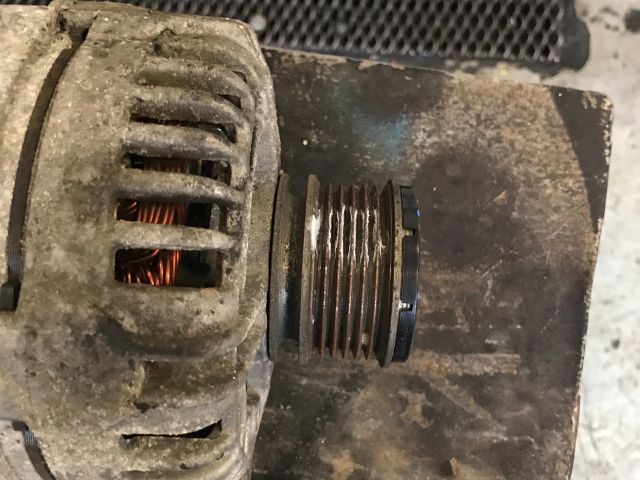 bontott RENAULT MEGANE III Generátor