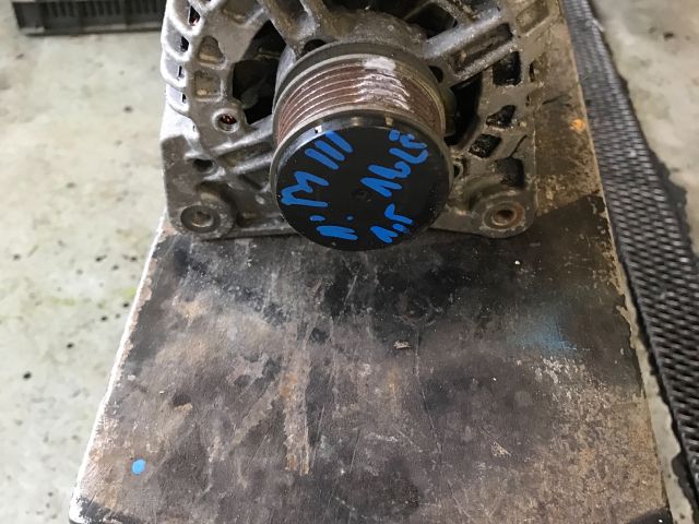 bontott RENAULT MEGANE III Generátor