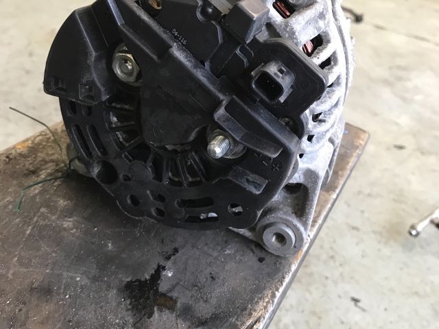 bontott RENAULT MEGANE III Generátor