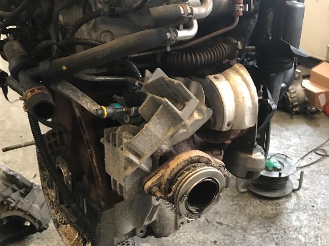 bontott RENAULT MEGANE III Komplett Motor (Segédberendezésekkel)