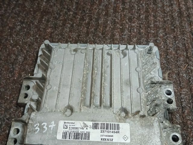 bontott RENAULT MEGANE III Motorvezérlő