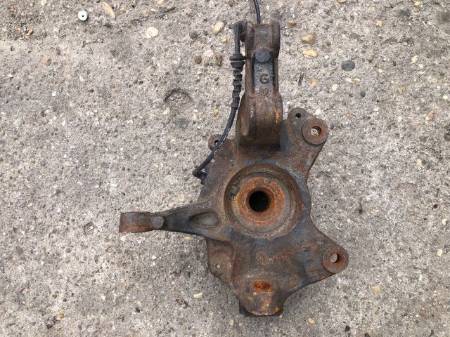 bontott RENAULT MEGANE III Bal első Csonkállvány Kerékaggyal