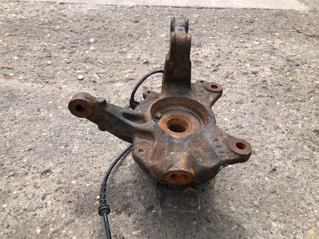 bontott RENAULT MEGANE III Bal első Csonkállvány Kerékaggyal