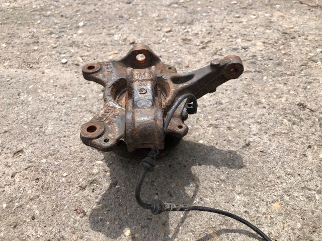 bontott RENAULT MEGANE III Bal első Csonkállvány Kerékaggyal