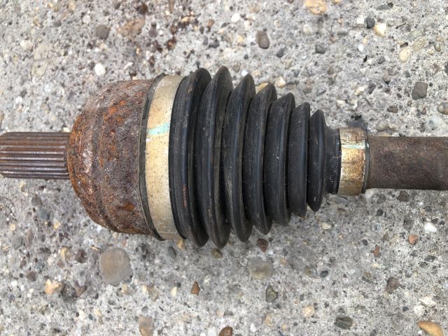 bontott RENAULT MEGANE III Bal Féltengely