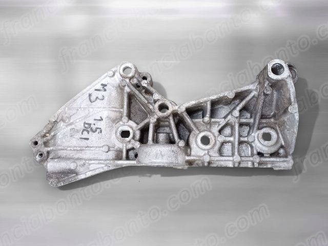 bontott RENAULT MEGANE III Generátor Tartó Bak