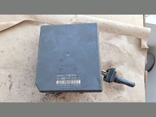 bontott RENAULT MEGANE III Biztosítéktábla Motortér