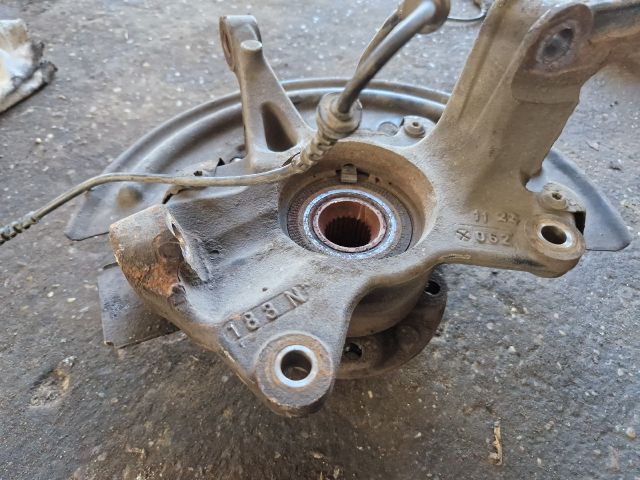 bontott RENAULT MEGANE III Bal első Csonkállvány Kerékaggyal