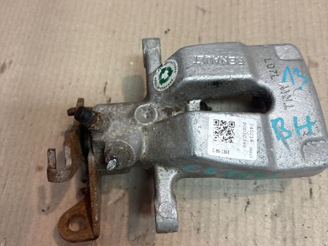 bontott RENAULT MEGANE III Bal hátsó Féknyereg Munkahengerrel