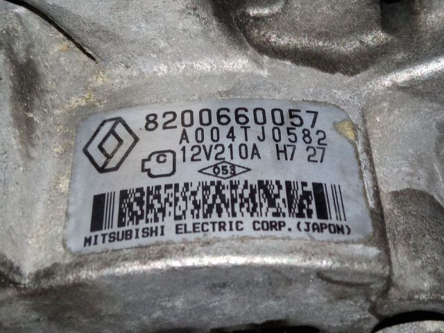 bontott RENAULT MEGANE III Generátor