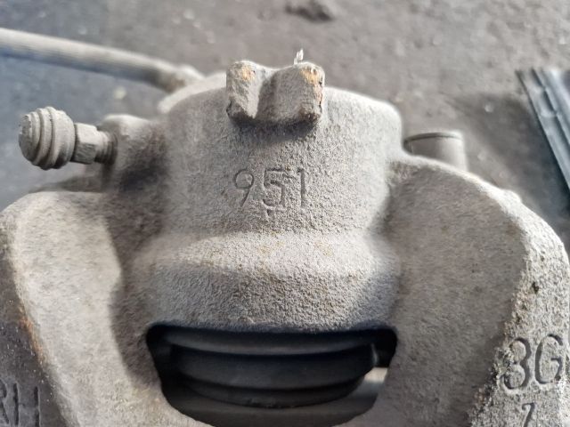 bontott RENAULT MEGANE III Jobb első Féknyereg Munkahengerrel