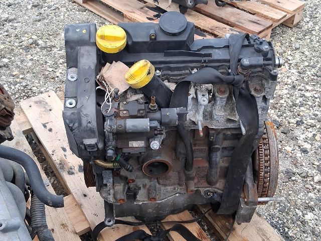bontott RENAULT MEGANE III Motor (Fűzött blokk hengerfejjel)