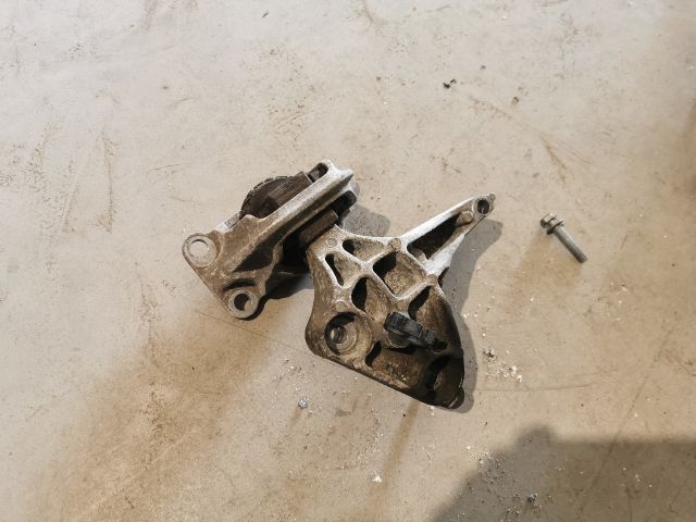 bontott RENAULT MEGANE III Motor Tartó Bak Jobb