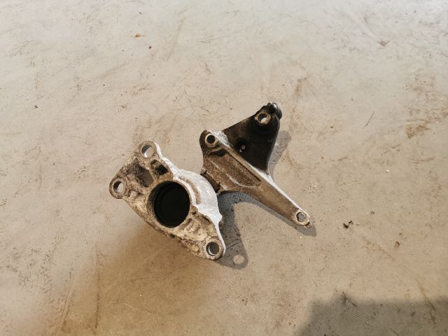 bontott RENAULT MEGANE III Motor Tartó Bak Jobb