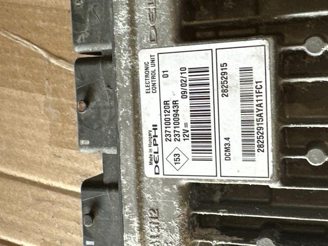 bontott RENAULT MEGANE III Motorvezérlő