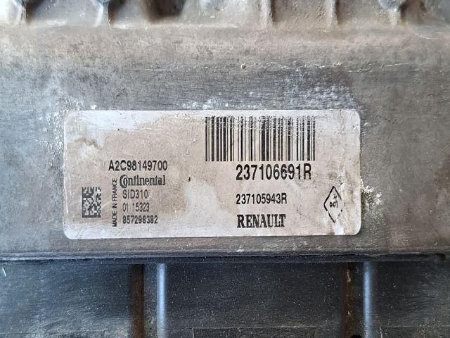 bontott RENAULT MEGANE III Motorvezérlő