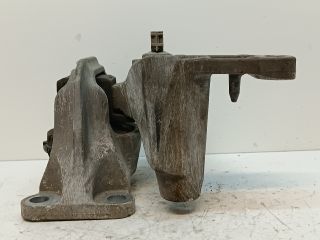 bontott RENAULT MEGANE III Motor Tartó Bak Jobb
