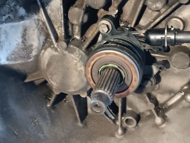 bontott RENAULT MEGANE III Váltó (Mechanikus)