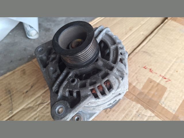 bontott RENAULT MEGANE III Generátor