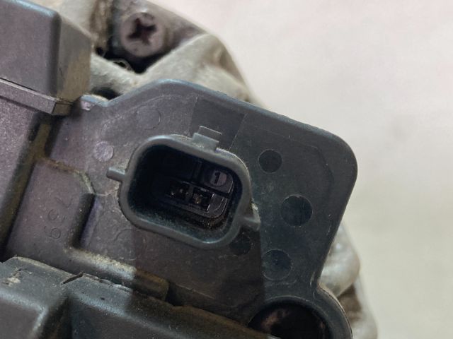 bontott RENAULT MEGANE III Generátor