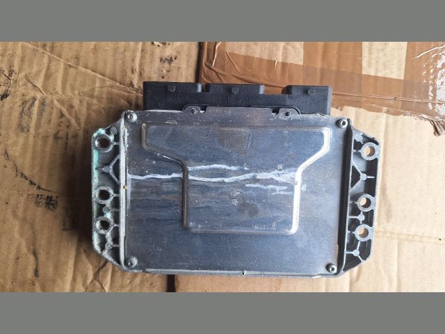 bontott RENAULT MEGANE III Motorvezérlő