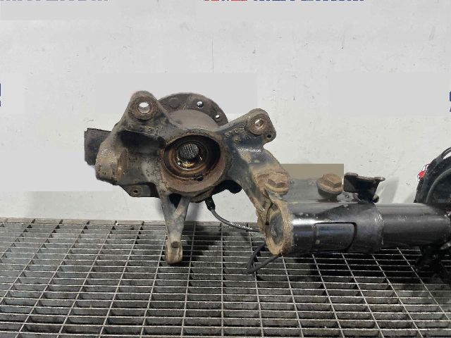 bontott RENAULT MEGANE III Jobb első Csonkállvány