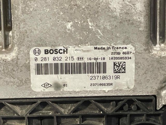 bontott RENAULT MEGANE III Motorvezérlő