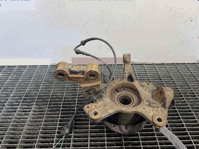 bontott RENAULT MEGANE III Jobb első Csonkállvány