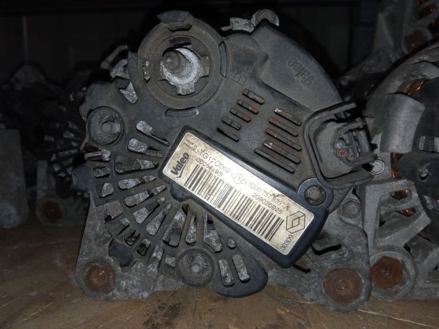 bontott RENAULT MEGANE III Generátor
