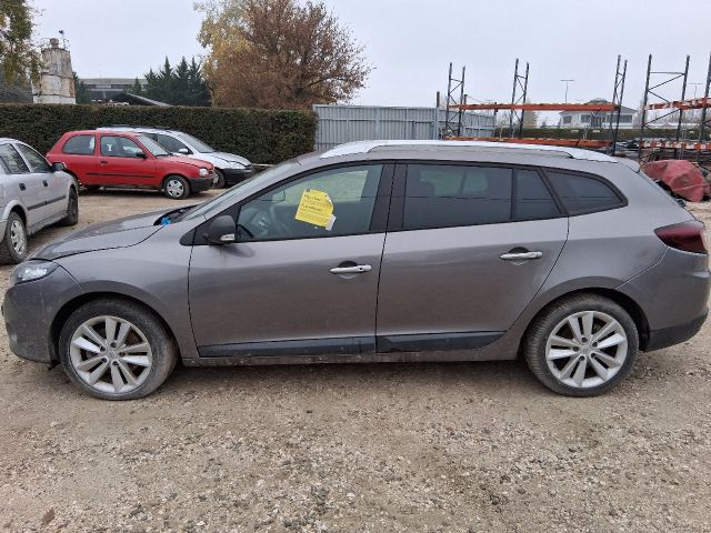 bontott RENAULT MEGANE III Bal első Csonkállvány Kerékaggyal