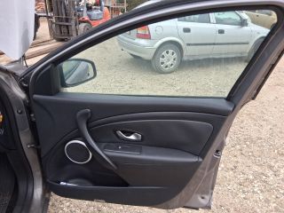 bontott RENAULT MEGANE III Fedélzeti Számítógép