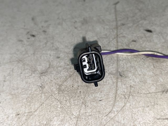 bontott RENAULT MEGANE III Antenna Erősítő