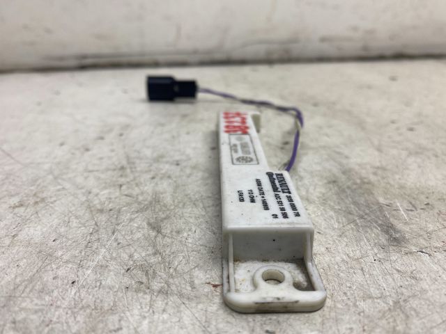 bontott RENAULT MEGANE III Antenna Erősítő