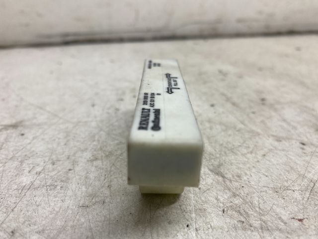 bontott RENAULT MEGANE III Antenna Erősítő