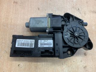 bontott RENAULT MEGANE III Bal első Ablakemelő Motor