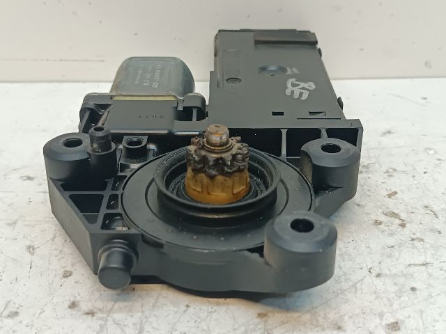 bontott RENAULT MEGANE III Bal első Ablakemelő Motor