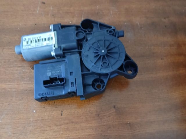bontott RENAULT MEGANE III Bal első Ablakemelő Motor