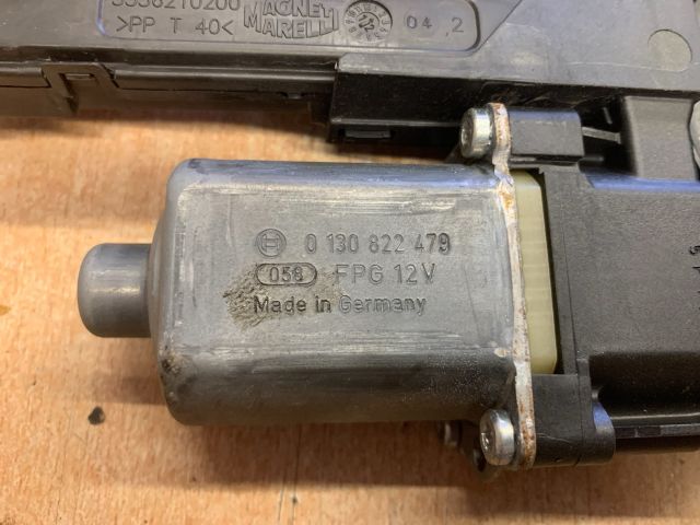 bontott RENAULT MEGANE III Bal első Ablakemelő Motor