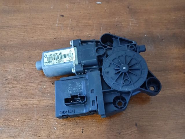 bontott RENAULT MEGANE III Bal első Ablakemelő Motor