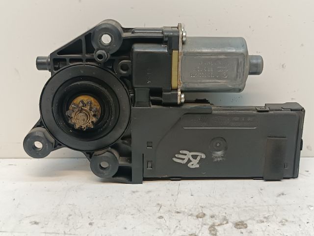 bontott RENAULT MEGANE III Bal első Ablakemelő Motor